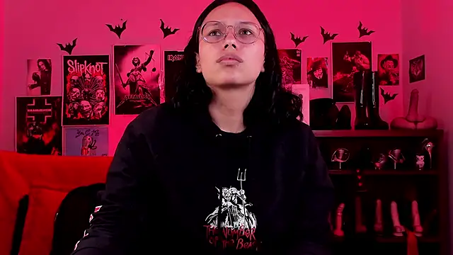 lilith-deveraux online show from 13, 4, 2026