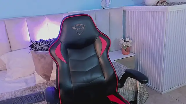 Snapshot of dayanne07 chatting on 8, 2, 2025 dayanne07 online show from 8, 2, 2025