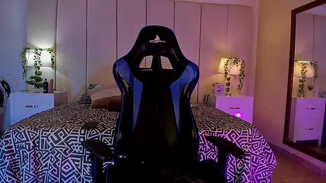 Snapshot of dayanne07 chatting on 22, 12, 2025 dayanne07 online show from 22, 12, 2025