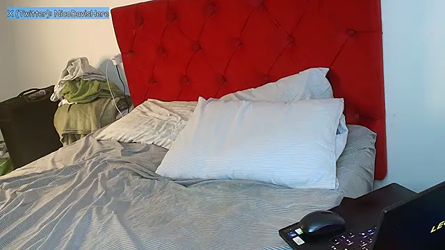 NicoDavisHere online show from 18, 5, 2026
