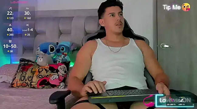 Snapshot of victor_vixen chatting on 17, 1, 2025 victor vixen online show from 17, 1, 2025