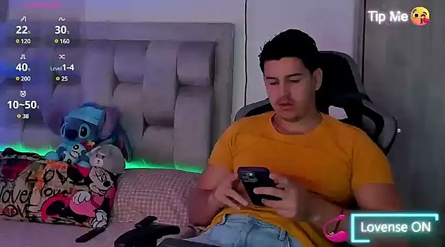 Snapshot of victor_vixen chatting on 25, 1, 2025 victor vixen online show from 25, 1, 2025