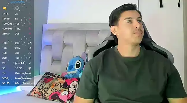 Snapshot of victor_vixen chatting on 7, 2, 2025 victor vixen online show from 7, 2, 2025