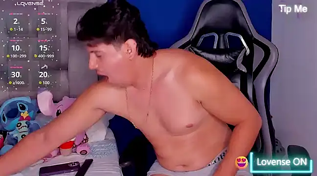 Snapshot of victor_vixen chatting on 1, 3, 2025 victor vixen online show from 1, 3, 2025