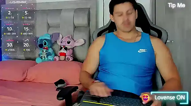 Snapshot of victor_vixen chatting on 6, 3, 2025 victor vixen online show from 6, 3, 2025