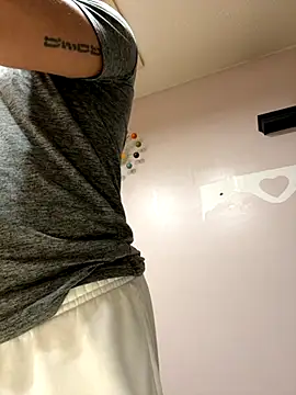 Snapshot of KySir1990 chatting on 29, 10, 2025 KySir1990 online show from 29, 10, 2025