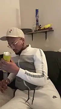 Snapshot of KySir1990 chatting on 15, 12, 2025 KySir1990 online show from 15, 12, 2025