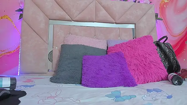 Taylor  cooper online show from 29, 11, 2025