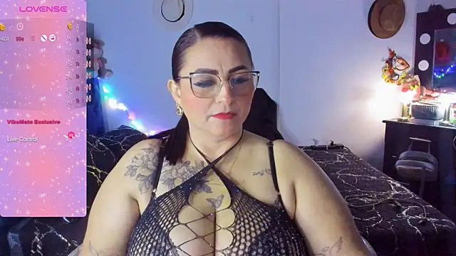 Snapshot of Ivonnee__ chatting on 19, 1, 2025 Ivonnee online show from 19, 1, 2025