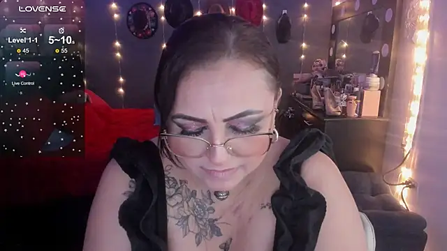 Snapshot of Ivonnee__ chatting on 2, 3, 2025 Ivonnee online show from 2, 3, 2025