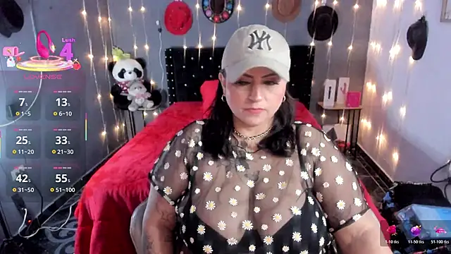 Snapshot of Ivonnee__ chatting on 16, 11, 2025 Ivonnee online show from 16, 11, 2025