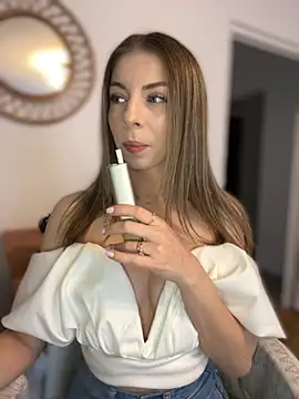 Mia Ethan online show from 9, 11, 2025