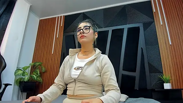Snapshot of Alahia_Dangelo chatting on 15, 2, 2025 Alahia Dangelo online show from 15, 2, 2025