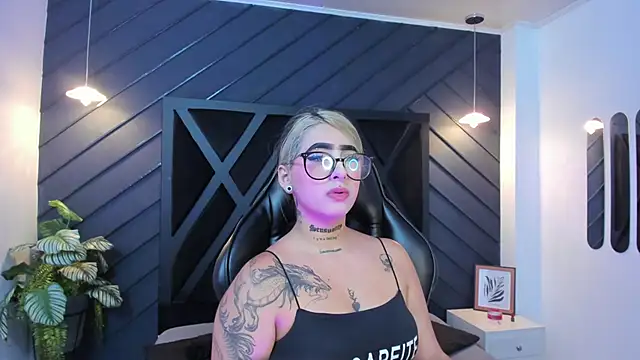 Snapshot of Alahia_Dangelo chatting on 18, 9, 2025 Alahia Dangelo online show from 18, 9, 2025