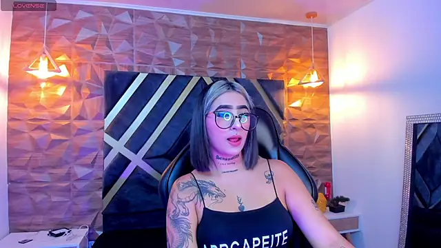 Snapshot of Alahia_Dangelo chatting on 7, 10, 2025 Alahia Dangelo online show from 7, 10, 2025