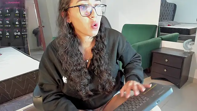 Snapshot of _maria_foxx_ chatting on 23, 10, 2025 maria foxx online show from 23, 10, 2025