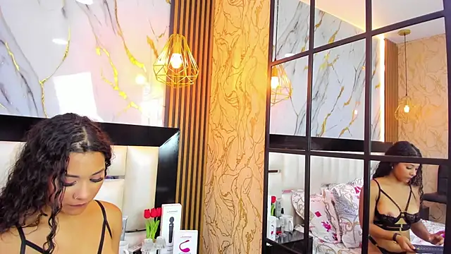 Snapshot of SofiaLaurents chatting on 23, 2, 2025 SofiaLaurents online show from 23, 2, 2025