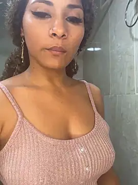 Snapshot of SofiaLaurents chatting on 15, 3, 2025 SofiaLaurents online show from 15, 3, 2025