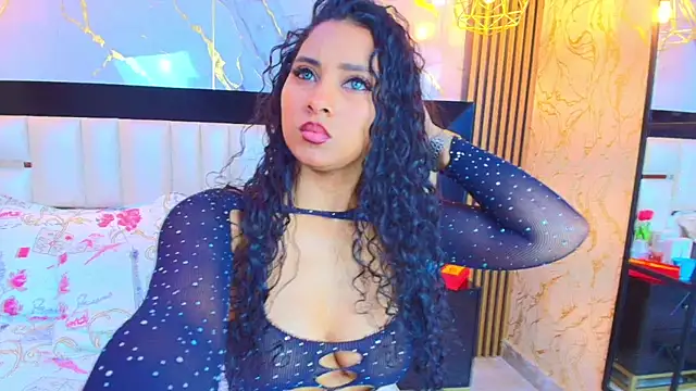 Snapshot of SofiaLaurents chatting on 18, 9, 2025 SofiaLaurents online show from 18, 9, 2025