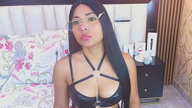 Snapshot of SofiaLaurents chatting on 24, 10, 2025 SofiaLaurents online show from 24, 10, 2025