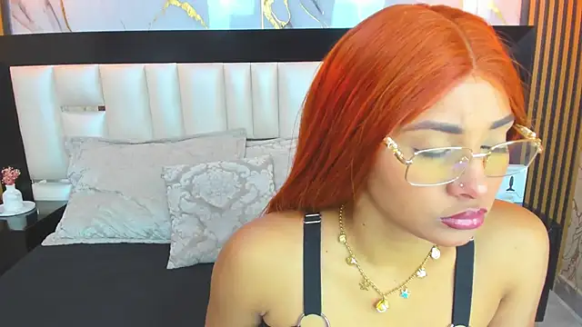 Snapshot of SofiaLaurents chatting on 8, 11, 2025 SofiaLaurents online show from 8, 11, 2025