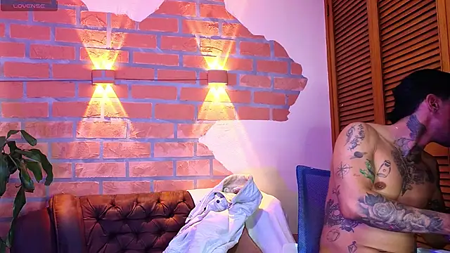 Snapshot of Dylanstonne chatting on 7, 11, 2025 Dylanstonne online show from 7, 11, 2025