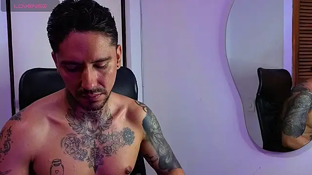 Snapshot of Dylanstonne chatting on 27, 11, 2025 Dylanstonne online show from 27, 11, 2025