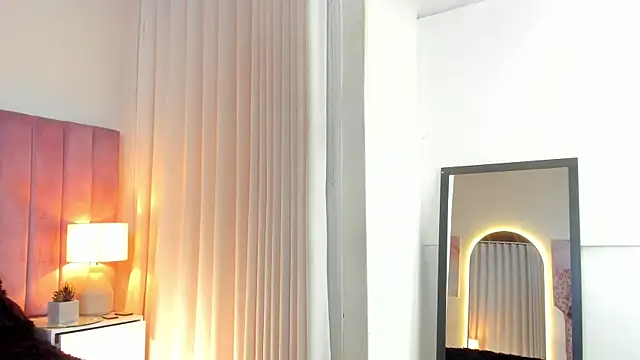 Aleja arango1 online show from 11, 2, 2025