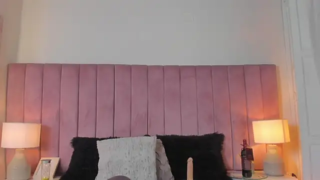 Aleja arango1 online show from 20, 9, 2025