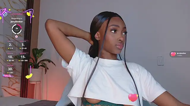 Snapshot of ahvi_ebony chatting on 10, 6, 2026 ahvi ebony online show from 10, 6, 2026