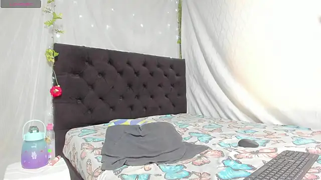 emi henao online show from 12, 2, 2025