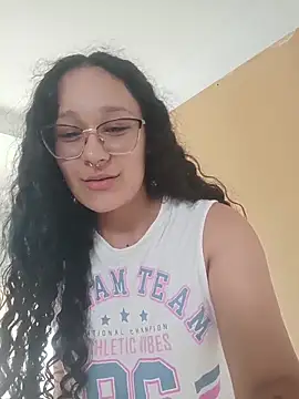 Snapshot of chunn_liioo chatting on 17, 11, 2025 chunn liioo online show from 17, 11, 2025