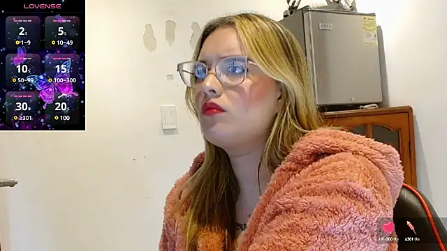 Snapshot of kendallclarkk03 chatting on 13, 2, 2025 kendallclarkk03 online show from 13, 2, 2025