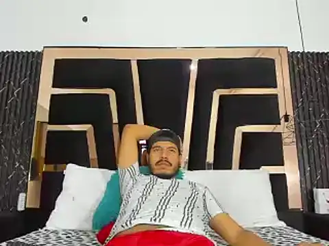 Snapshot of Mike_Bearly chatting on 6, 12, 2024 Mike Bearly online show from 6, 12, 2024