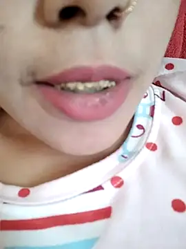Snapshot of Anki-doll chatting on 3, 2, 2025 Anki-doll online show from 3, 2, 2025