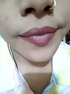 Snapshot of Anki-doll chatting on 4, 2, 2025 Anki-doll online show from 4, 2, 2025