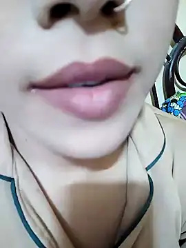Snapshot of Anki-doll chatting on 5, 2, 2025 Anki-doll online show from 5, 2, 2025