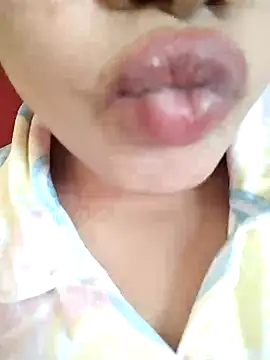 Snapshot of Anki-doll chatting on 6, 2, 2025 Anki-doll online show from 6, 2, 2025