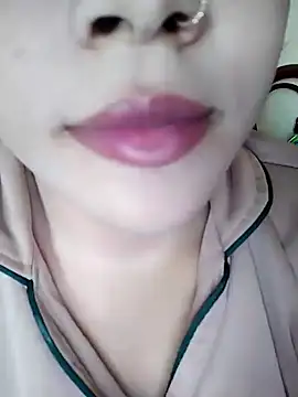 Snapshot of Anki-doll chatting on 7, 2, 2025 Anki-doll online show from 7, 2, 2025