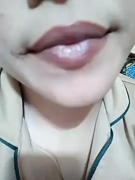 Snapshot of Anki-doll chatting on 7, 2, 2025 Anki-doll online show from 7, 2, 2025