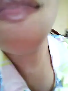 Snapshot of Anki-doll chatting on 8, 2, 2025 Anki-doll online show from 8, 2, 2025