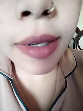 Snapshot of Anki-doll chatting on 11, 2, 2025 Anki-doll online show from 11, 2, 2025