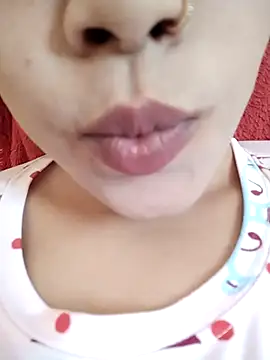 Snapshot of Anki-doll chatting on 5, 3, 2025 Anki-doll online show from 5, 3, 2025