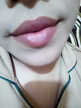 Snapshot of Anki-doll chatting on 6, 3, 2025 Anki-doll online show from 6, 3, 2025