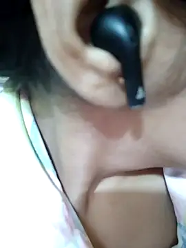 Snapshot of Anki-doll chatting on 18, 3, 2025 Anki-doll online show from 18, 3, 2025