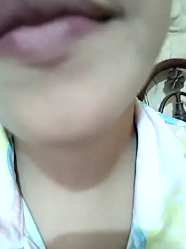 Snapshot of Anki-doll chatting on 22, 3, 2025 Anki-doll online show from 22, 3, 2025