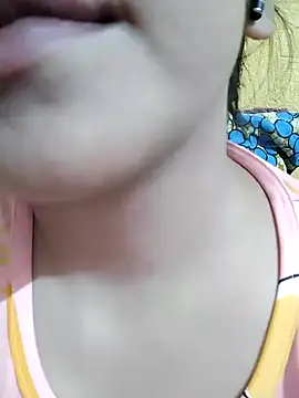 Snapshot of Anki-doll chatting on 11, 9, 2025 Anki-doll online show from 11, 9, 2025