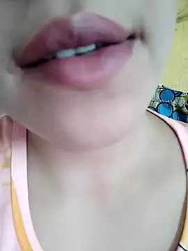 Snapshot of Anki-doll chatting on 16, 9, 2025 Anki-doll online show from 16, 9, 2025