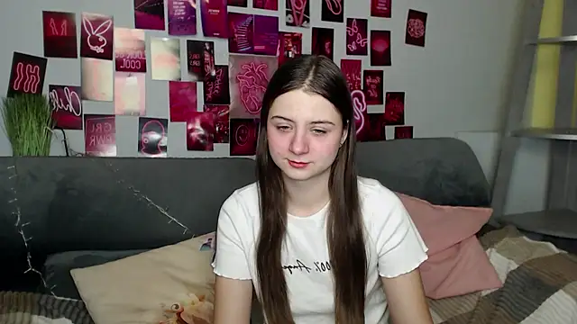 Snapshot of MilanaRoza chatting on 25, 10, 2025 MilanaRoza online show from 25, 10, 2025