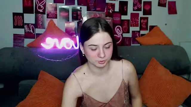 Snapshot of MilanaRoza chatting on 6, 11, 2025 MilanaRoza online show from 6, 11, 2025